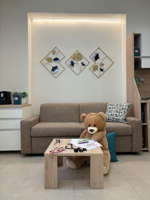 Teddy'S Home Luminoso Accogliente E Moderno Racale Exterior photo